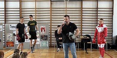 Sport, zdrowie, odpowiedzialność – wyjątkowe spotkanie w SP nr 4 w Zawierciu