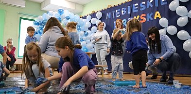 Fotorelacja: SENSOPLASTYKA NA NIEBIESKO w Przedszkolu nr 3 w Zawierciu