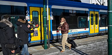 Małe gesty, większy komfort – savoir vivre w pociągach-63418