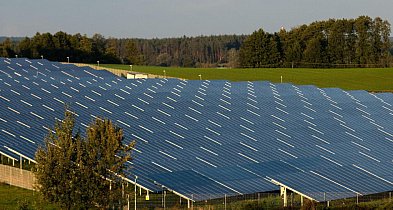Po raz pierwszy farmy słoneczne i wiatrowe wytworzyły na świecie więcej energii ni-59211