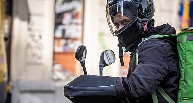Pracodawcy RP: cudzoziemcy wykonują prace, których nie chcą Polacy-59922