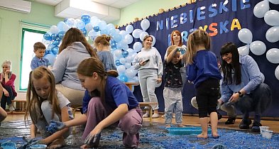 Fotorelacja: SENSOPLASTYKA NA NIEBIESKO w Przedszkolu nr 3 w Zawierciu