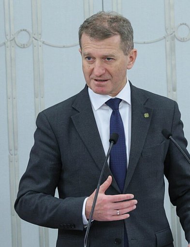 Wiceminister Raś dla „Rz”: 50 tys. zł kary za krótkoterminowy wynajem mieszkania l-62064