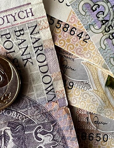 Badanie: blisko połowa Polaków ma zamiar wydać na święta mniej niż rok temu-62297