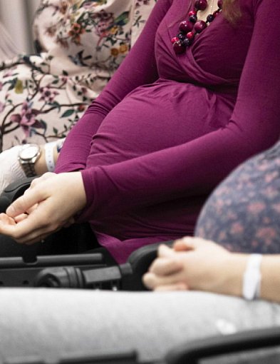 Ekspertka: ciąża i poród nadal pozostają obszarami pełnymi emocji i pozanaukowych-62724