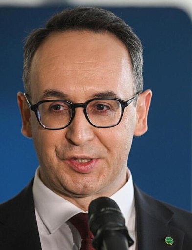 Klimczak: polskie firmy przystąpią do przetargu na szybkie pociągi we współpracy z-63072