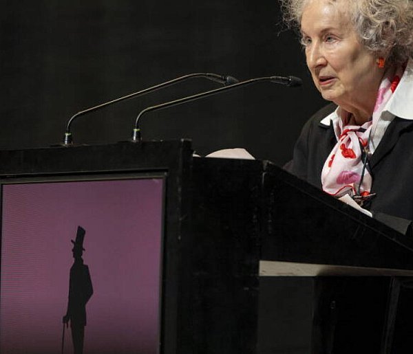 Margaret Atwood podczas kongresu pisarzy w Krakowie: „O - 57550