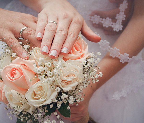 40 tys. zł za ślub i dziecko. PiS chce zachęcać do małżeństw i rodzicielstwa-61436