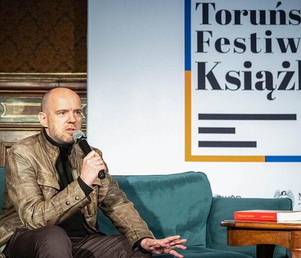 Szabłowski: dania kucharzy dyktatorów były przepełnione miłością i strachem-61662