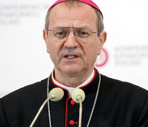 Abp Wojda dla PAP: Kościół musi zmienić język głoszenia Ewangelii i kontynuować pr-62934