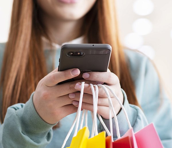 Zalando i Temu podpadły urzędowi. Klienci byli wprowadzani w błąd-63256