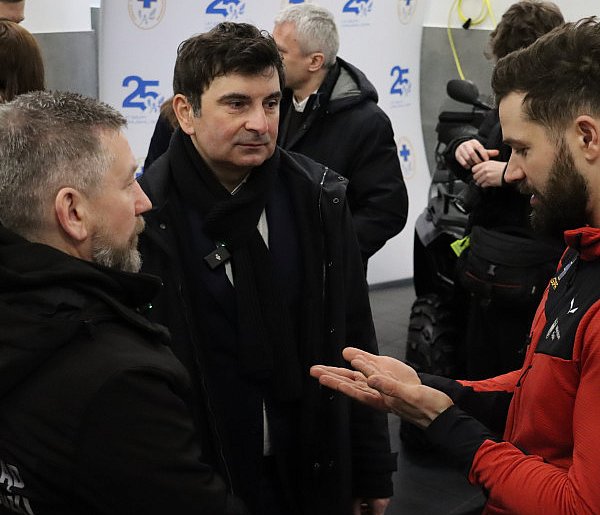 Fotorelacja: Przekazanie sprzętu dla Grupy Jurajskiej GOPR w Podlesicach gmina