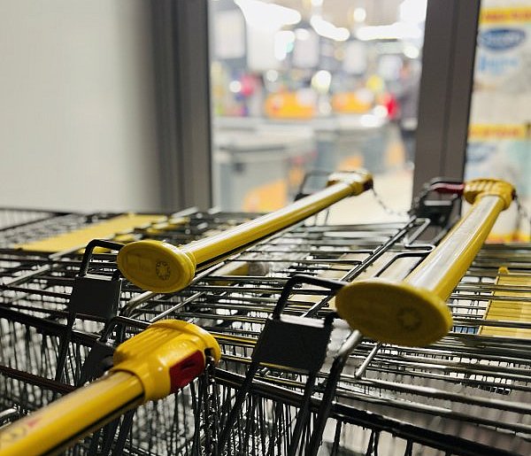 Do której sklepy w Wielką Sobotę? Tak pracują Biedronka, Lidl, Dino...