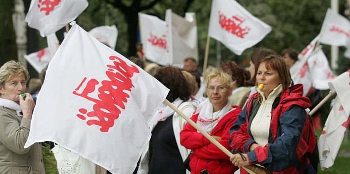 Oświatowa „S” oflaguje szkoły i przedszkola protestując-60784