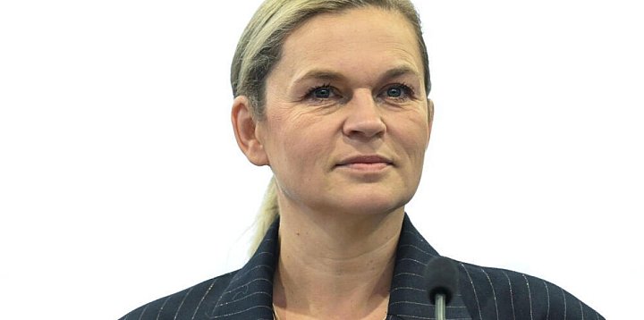 Nowacka: edukacja obywatelska to jedno z większych osią-60911