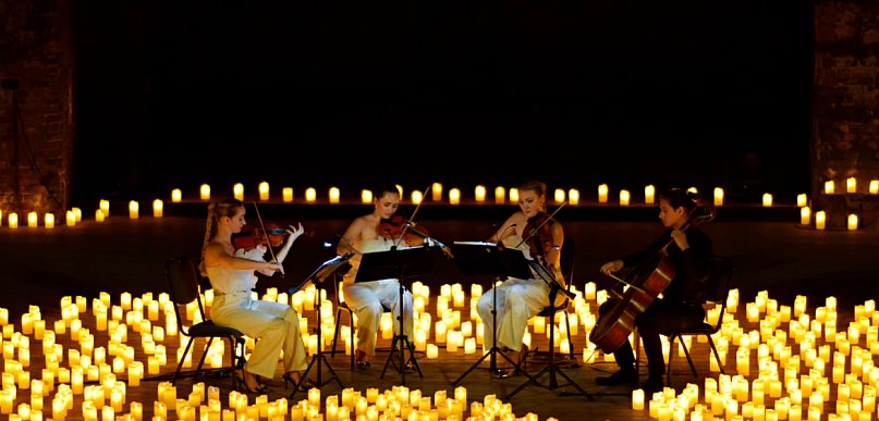 Koncerty w nastrojowej oprawie świec