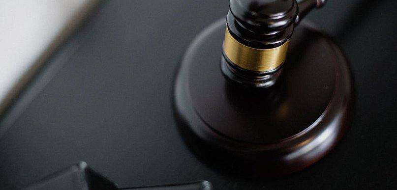 Nadgodziny, urlop, L4 – najczęstsze spory między pracownikiem a pracodawcą