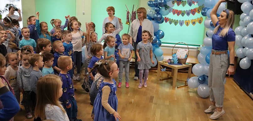 Fotorelacja: NIEBIESKIE IGRZYSKA w Przedszkolu Integracyjnym nr 3 w Zawierciu