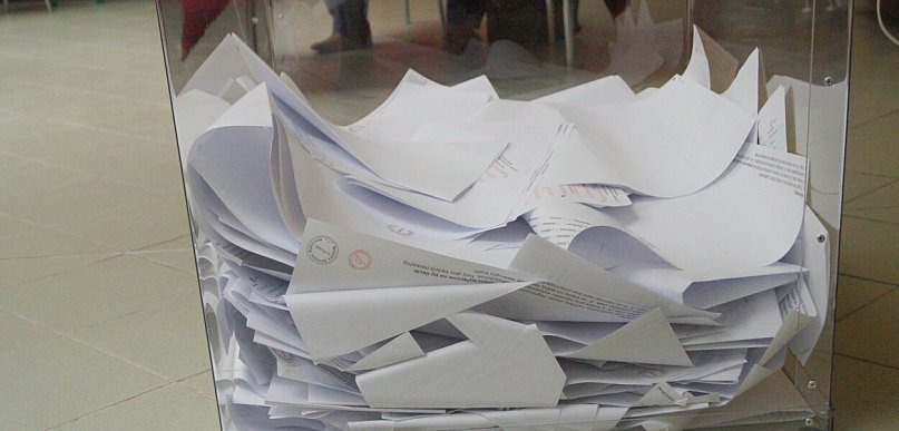 Prezydent Nawrocki chce referendum. Wniosek trafił już do Senatu