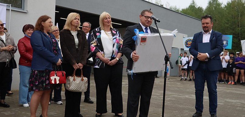 Fotorelacja: Uroczystość otwarcia stadionu miejskiego w Łazach po rewitalizacji