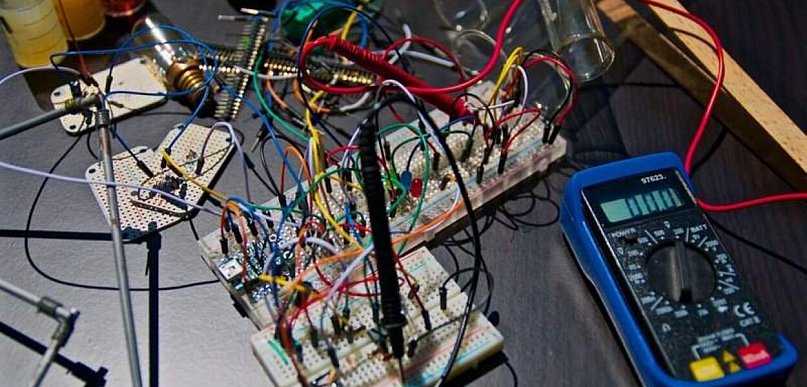 Awaria maszyny? Sprawdź, jak wygląda naprawa elektroniki przemysłowej