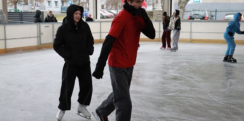Otwarcie lodowiska w Zawierciu – zimowa atrakcja już dostępna - 62929