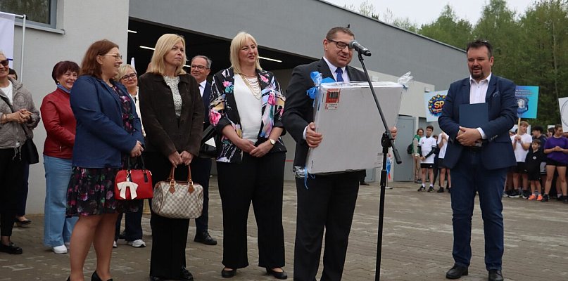 Fotorelacja: Uroczystość otwarcia stadionu miejskiego w Łazach po rewitalizacji