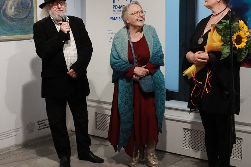 Fotorelacja: Wernisaż w ramach Festiwalu PO-MOSTY w MOK Zawiercie