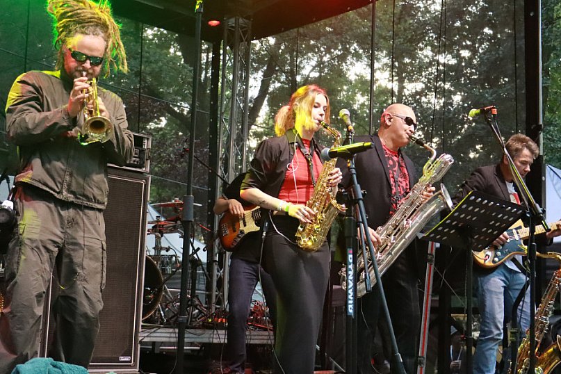 Fotorelacja II: Żywa Scena Zawiercie – Festiwal Reggae. Koncert zespołu KONOPIANS