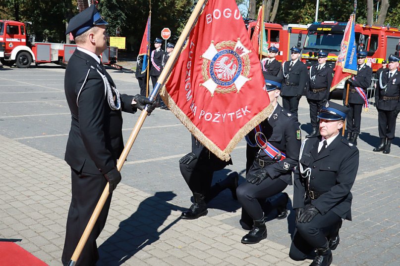 Fotorelacja I: Uroczystość NADANIA SZTANDARU i 50-lecie Zarządu Miejskiego ZOSP RP w Zawierciu