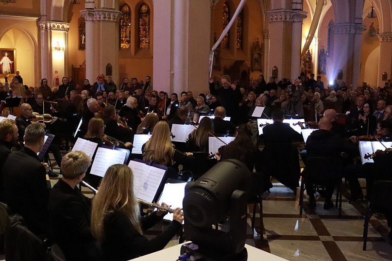 Fotorelacja IV: III Festiwal Wiesława Ochmana w Zawierciu - Koncert w Bazylice