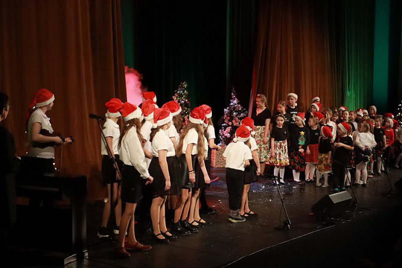 Fotorelacja I: Mikołajki Mok Zawiercie - Paweł Kwiecień Małe Zawiercie i Chór Tutti