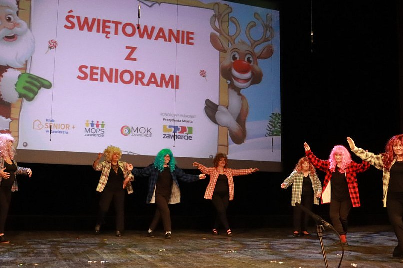 Fotorelacja: Świętowanie z Seniorami w MOK Zawiercie