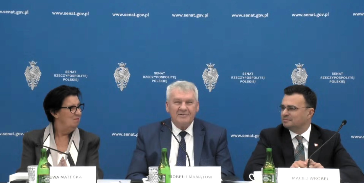 Obowiązkowy rejestr udzielonych informacji publicznych Senatorowie konsultują się