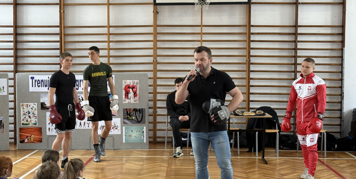 Sport, zdrowie, odpowiedzialność – wyjątkowe spotkanie w SP nr 4 w Zawierciu