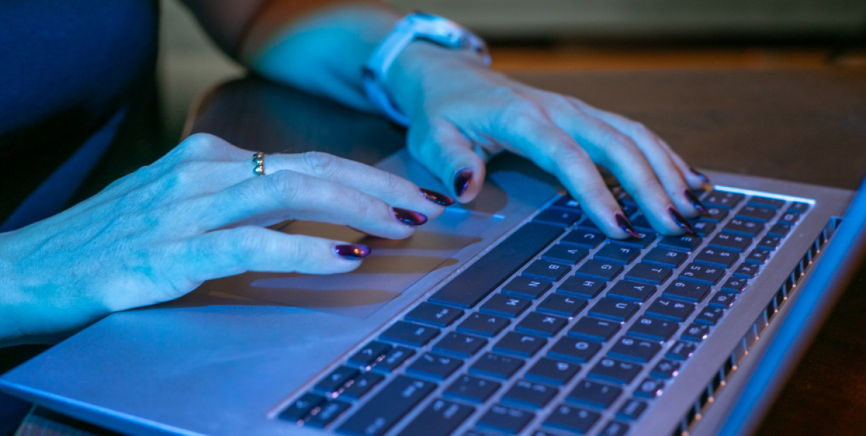 Oszustwa telefoniczne w Polsce kwitną. Jak rozpoznać podejrzany numer (MediaRoom)