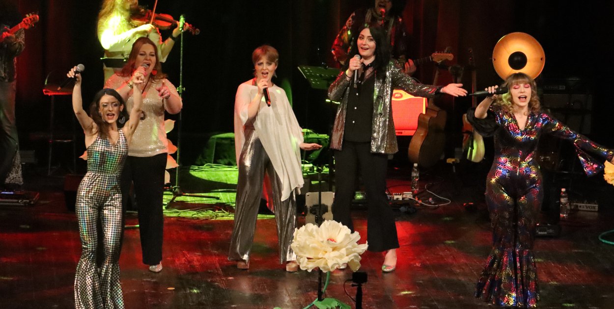 Zawiercie w rytmie lat 70. Niezwykły koncert w MOK Zawiercie za nami!